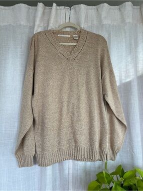 Perry Ellis Men's V-Neck Sweater in Light Beige